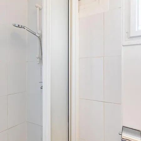 Guestready - Parisian Perch With Eiffel Tower View Apartment