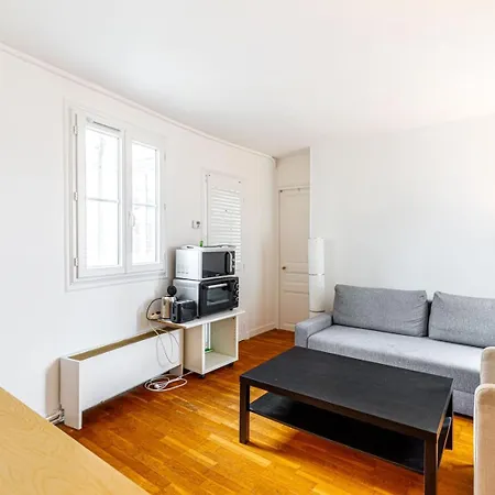 Appartamento Guestready - Parisian Perch With Eiffel Tower View *